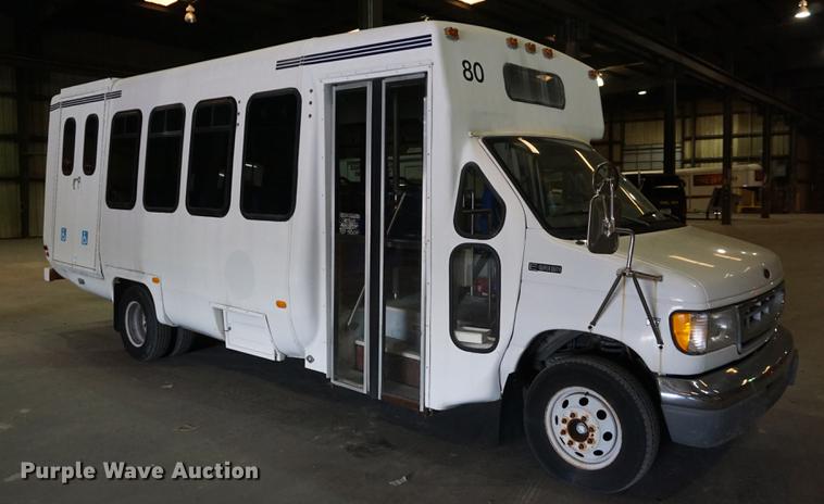 image for item DD7836 1998 Ford Econoline E450 Super Duty bus