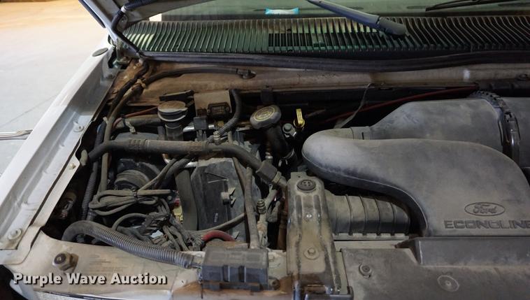 image for item DD7836 1998 Ford Econoline E450 Super Duty bus