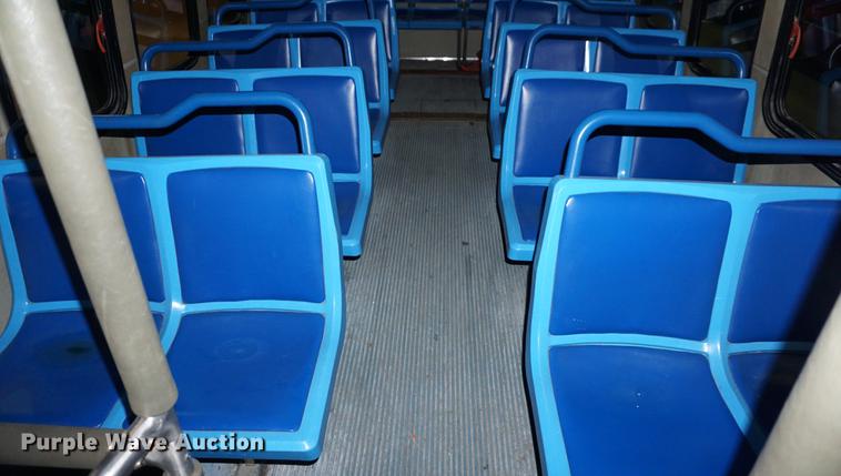 image for item DD7836 1998 Ford Econoline E450 Super Duty bus