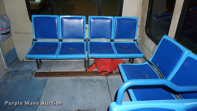 image for item DD7836 1998 Ford Econoline E450 Super Duty bus