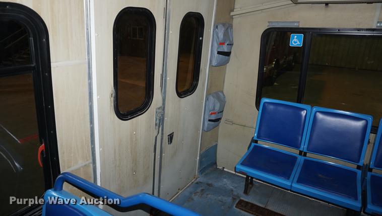 image for item DD7836 1998 Ford Econoline E450 Super Duty bus