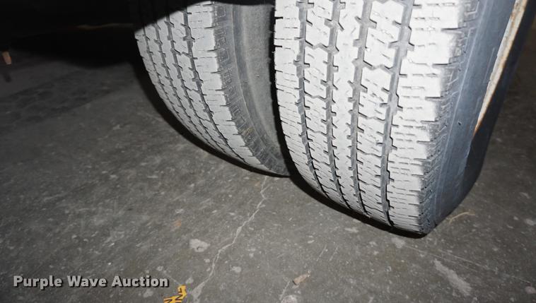 image for item DD7836 1998 Ford Econoline E450 Super Duty bus