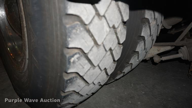 image for item DD7837 2001 HME pumper fire truck