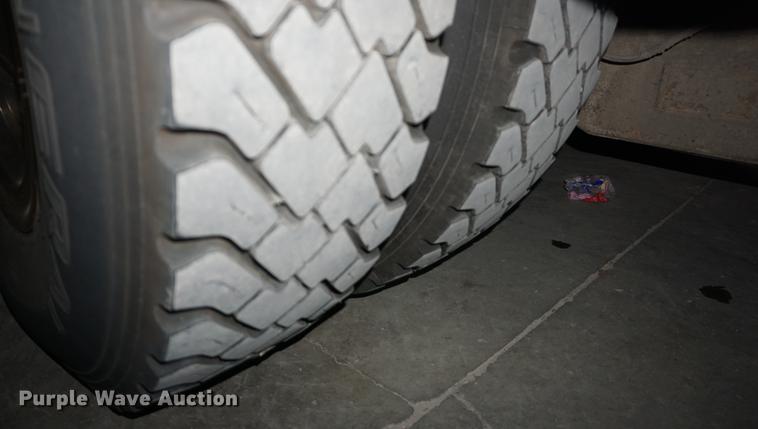 image for item DD7837 2001 HME pumper fire truck