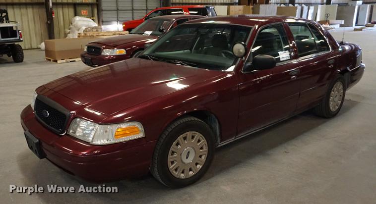 image for item DD7838 2005 Ford Crown Victoria Police Interceptor