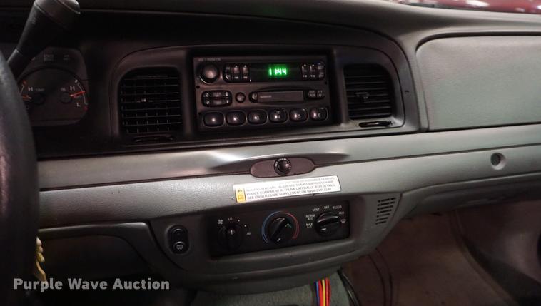 image for item DD7838 2005 Ford Crown Victoria Police Interceptor