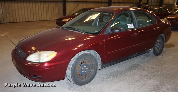 image for item DD7842 2005 Ford Taurus