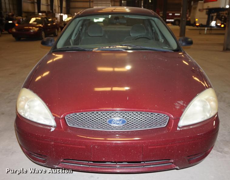 image for item DD7842 2005 Ford Taurus