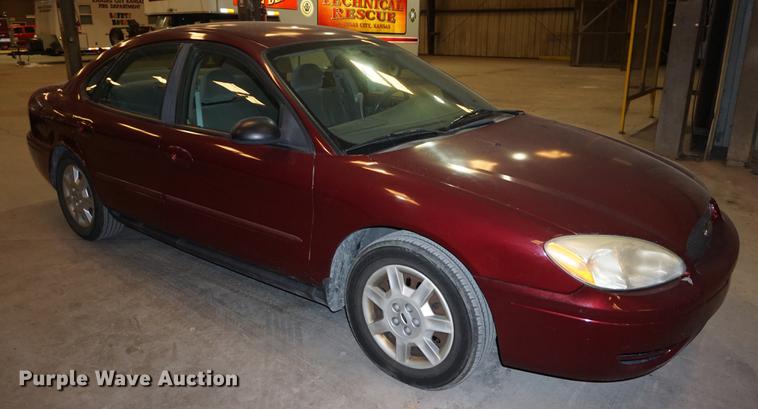 image for item DD7842 2005 Ford Taurus