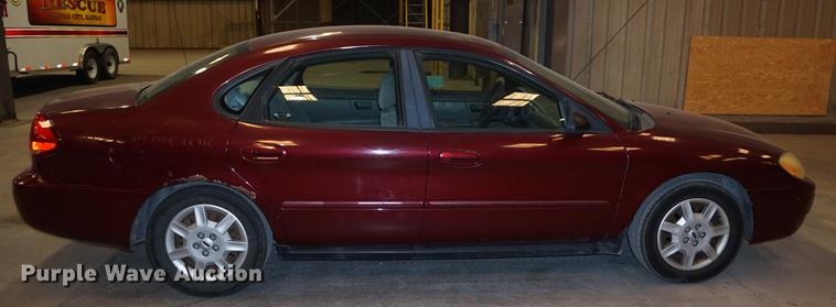 image for item DD7842 2005 Ford Taurus