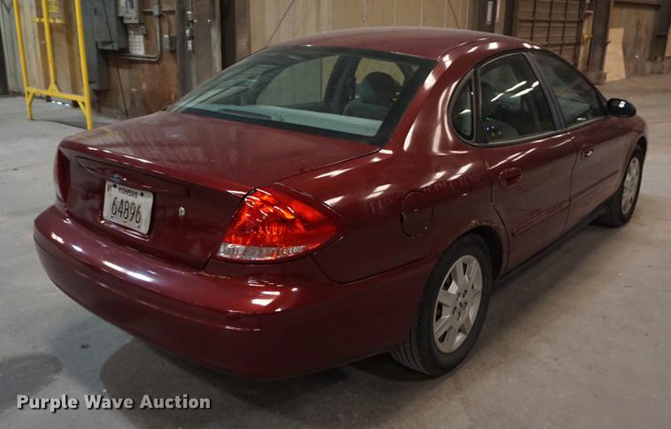 image for item DD7842 2005 Ford Taurus