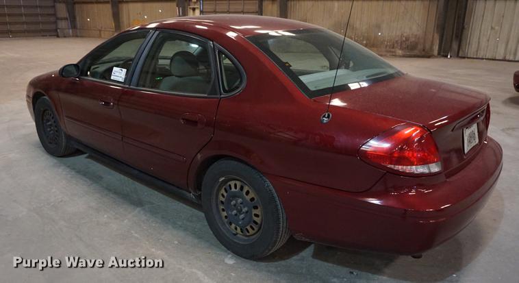 image for item DD7842 2005 Ford Taurus