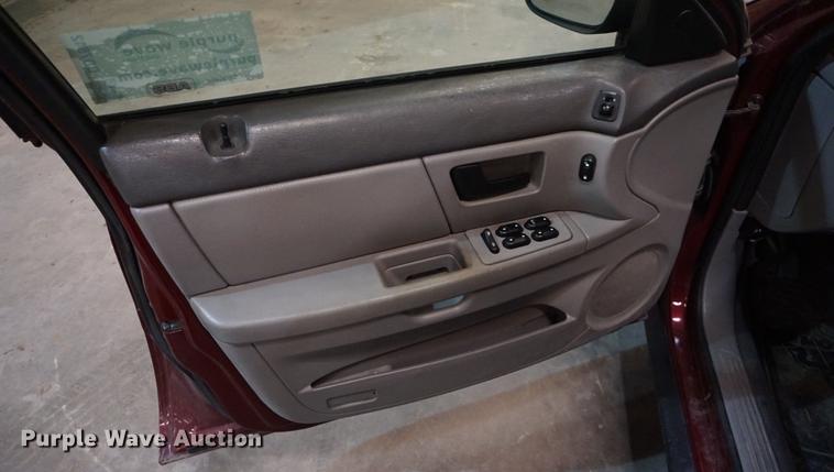 image for item DD7842 2005 Ford Taurus