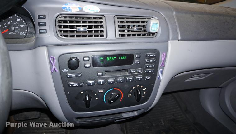 image for item DD7842 2005 Ford Taurus