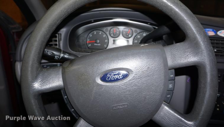 image for item DD7842 2005 Ford Taurus