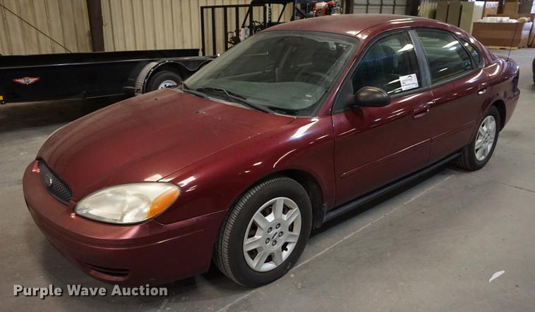 image for item DD7843 2005 Ford Taurus