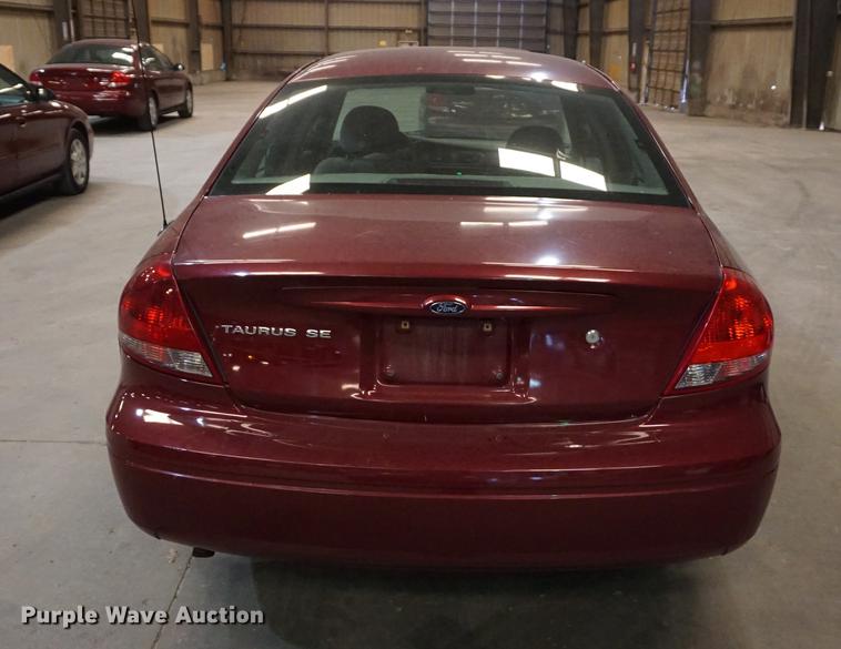 image for item DD7843 2005 Ford Taurus