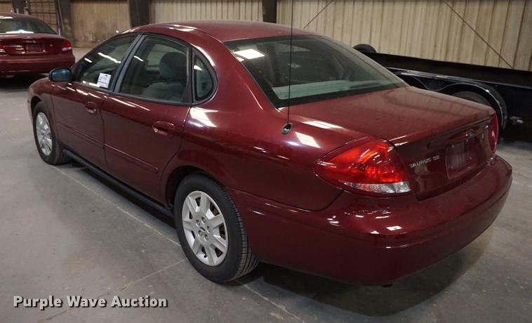 image for item DD7843 2005 Ford Taurus