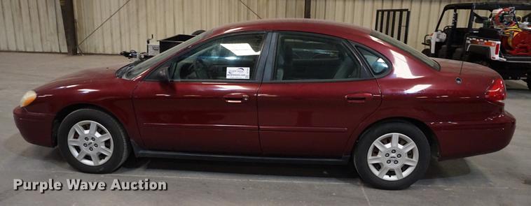 image for item DD7843 2005 Ford Taurus