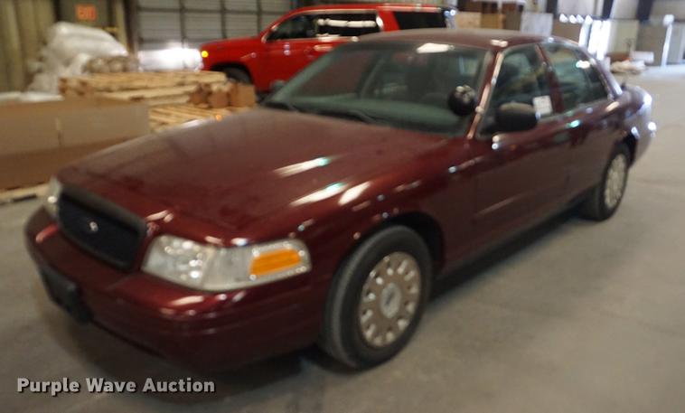 image for item DD7844 2005 Ford Crown Victoria Police Interceptor
