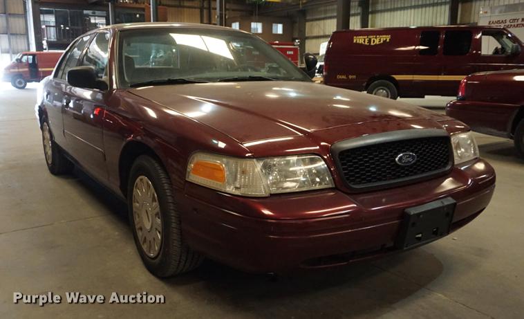 image for item DD7844 2005 Ford Crown Victoria Police Interceptor