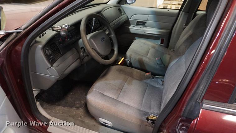 image for item DD7844 2005 Ford Crown Victoria Police Interceptor