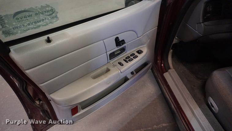 image for item DD7844 2005 Ford Crown Victoria Police Interceptor