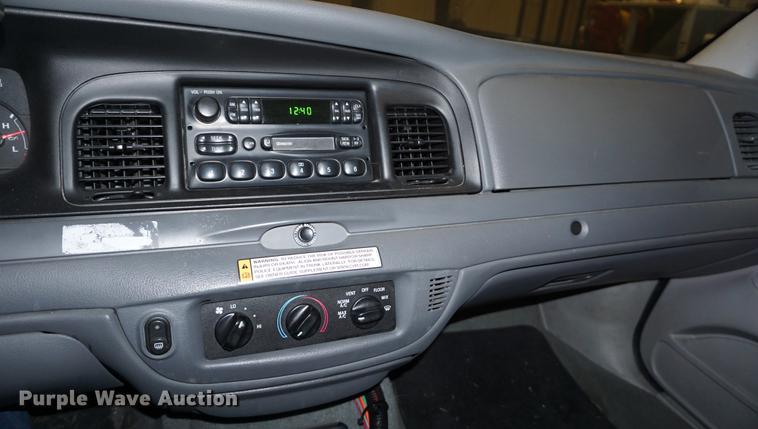 image for item DD7844 2005 Ford Crown Victoria Police Interceptor