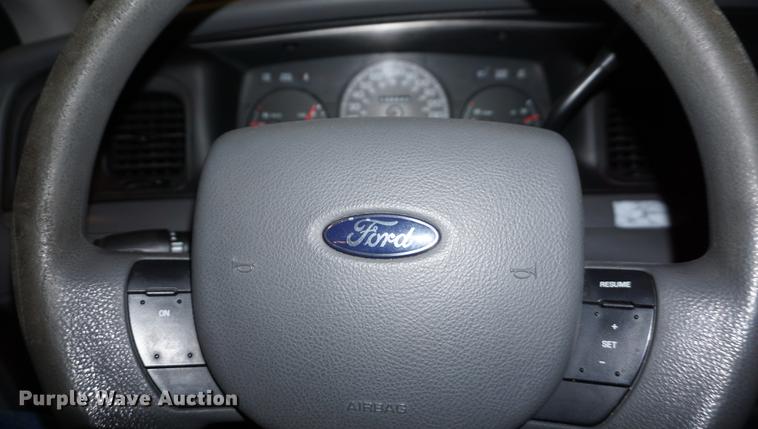 image for item DD7844 2005 Ford Crown Victoria Police Interceptor