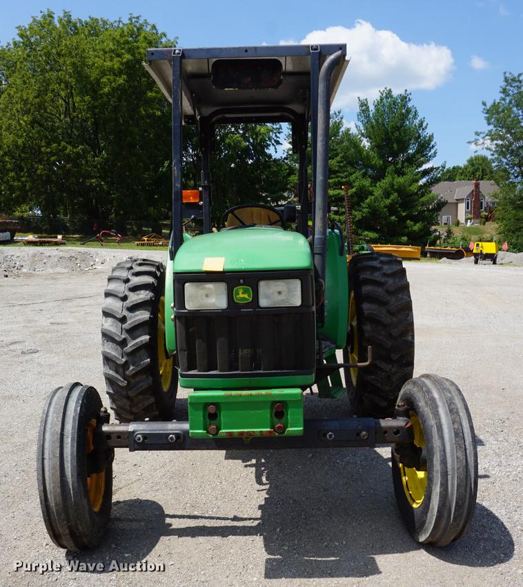 image for item DD7860 2002 John Deere 5320 tractor