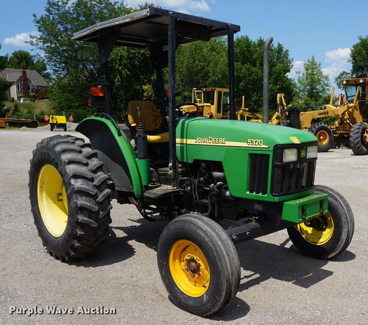 image for item DD7860 2002 John Deere 5320 tractor