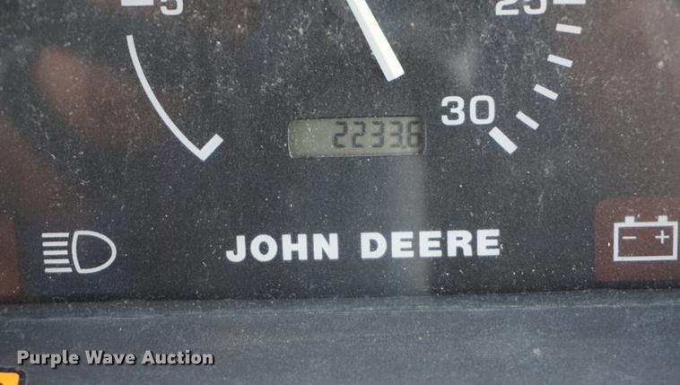 image for item DD7860 2002 John Deere 5320 tractor