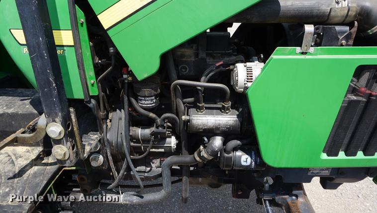 image for item DD7860 2002 John Deere 5320 tractor