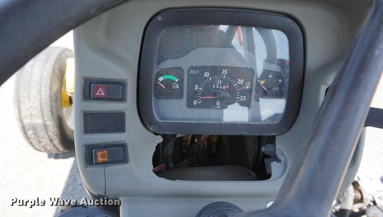 image for item DD7862 2003 New Holland TN70 tractor