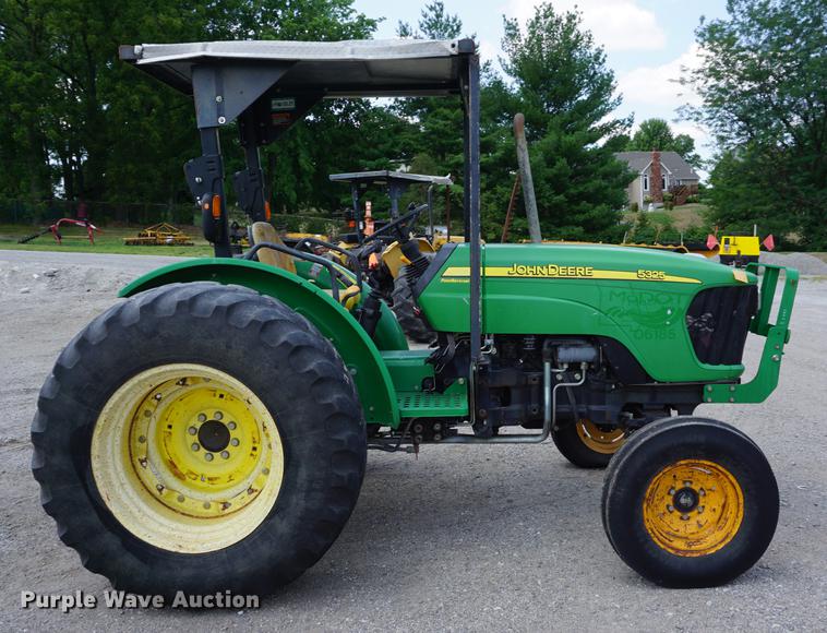 image for item DD7863 2008 John Deere 5325 tractor