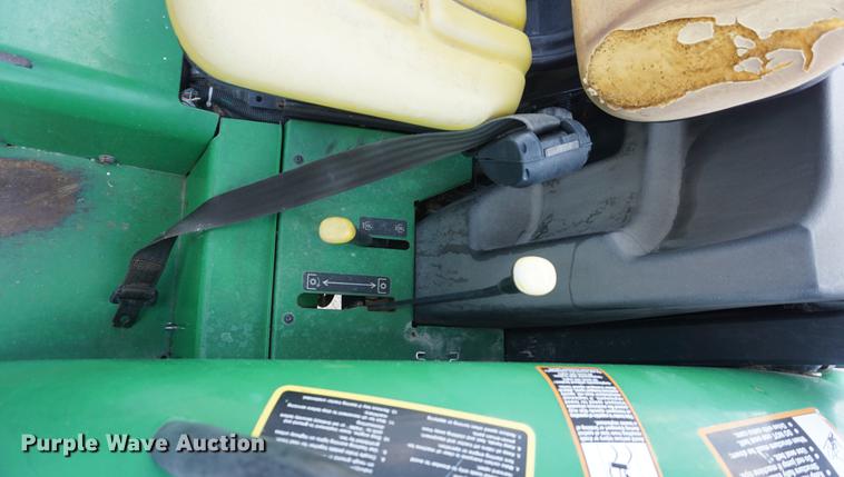 image for item DD7863 2008 John Deere 5325 tractor