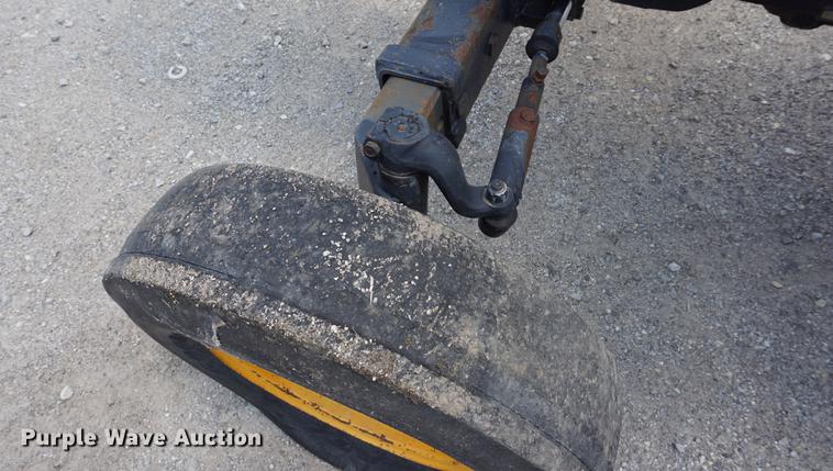 image for item DD7863 2008 John Deere 5325 tractor