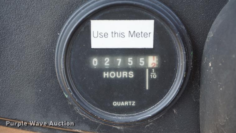 image for item DD7864 1999 John Deere 5210 tractor