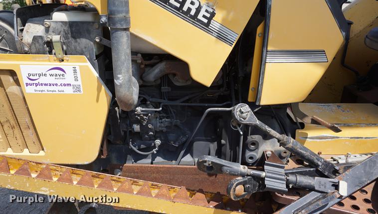 image for item DD7864 1999 John Deere 5210 tractor