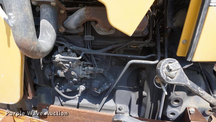 image for item DD7864 1999 John Deere 5210 tractor