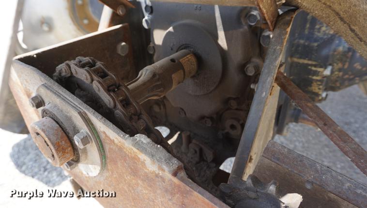 image for item DD7864 1999 John Deere 5210 tractor