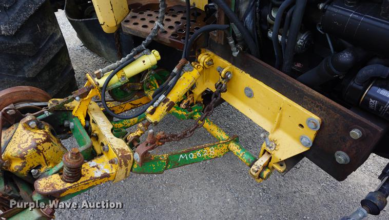 image for item DD7864 1999 John Deere 5210 tractor