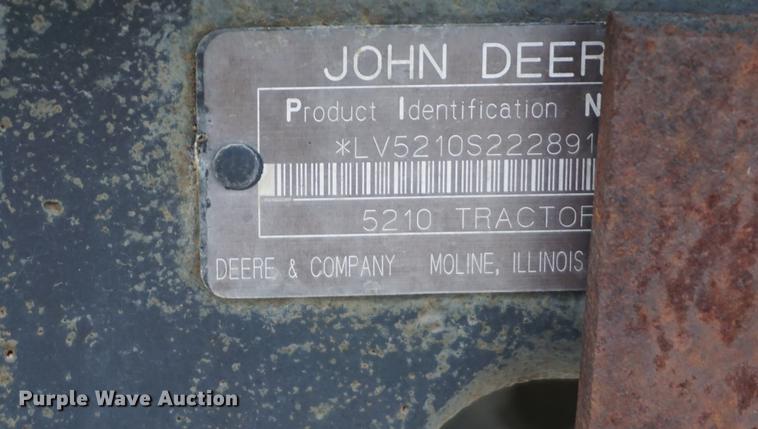 image for item DD7864 1999 John Deere 5210 tractor