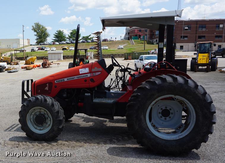 image for item DD7865 2000 Massey-Ferguson 4225 MFWD tractor