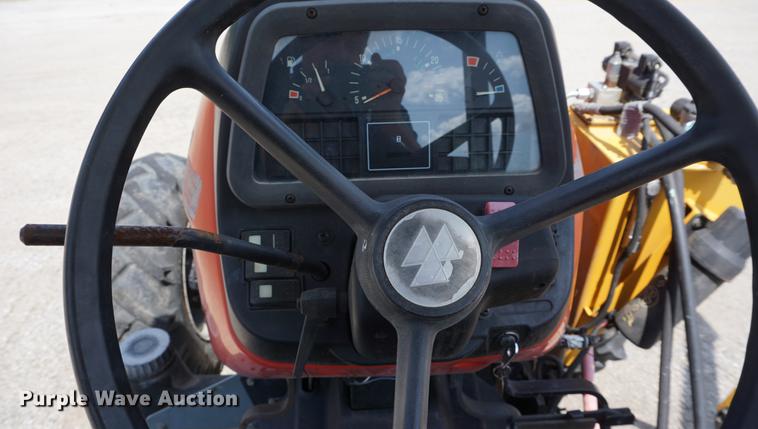 image for item DD7865 2000 Massey-Ferguson 4225 MFWD tractor