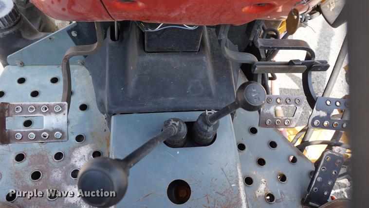 image for item DD7865 2000 Massey-Ferguson 4225 MFWD tractor