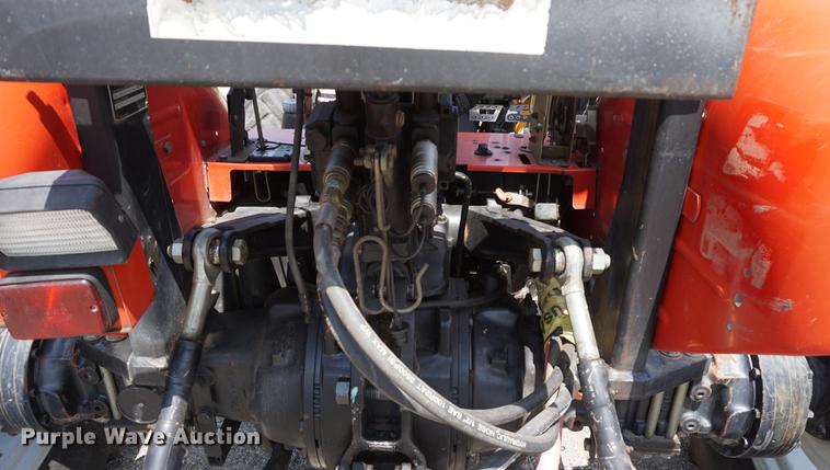 image for item DD7865 2000 Massey-Ferguson 4225 MFWD tractor