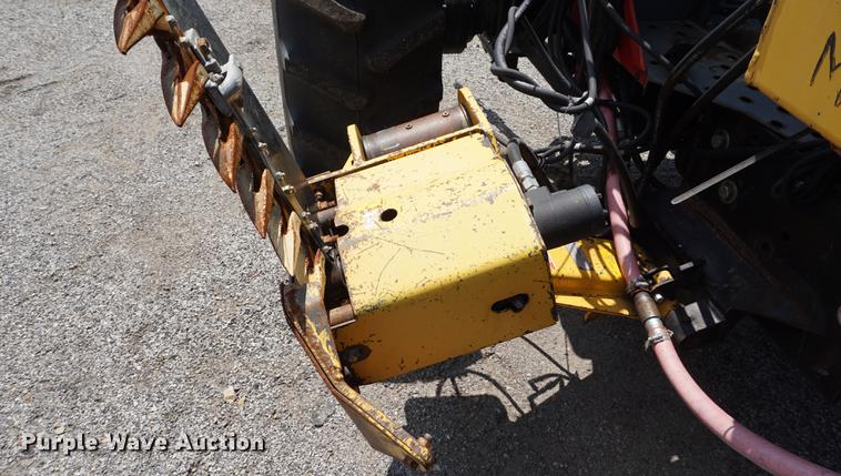 image for item DD7865 2000 Massey-Ferguson 4225 MFWD tractor