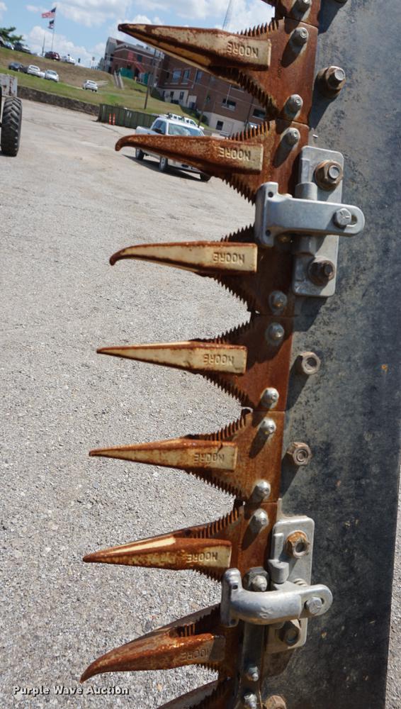 image for item DD7865 2000 Massey-Ferguson 4225 MFWD tractor