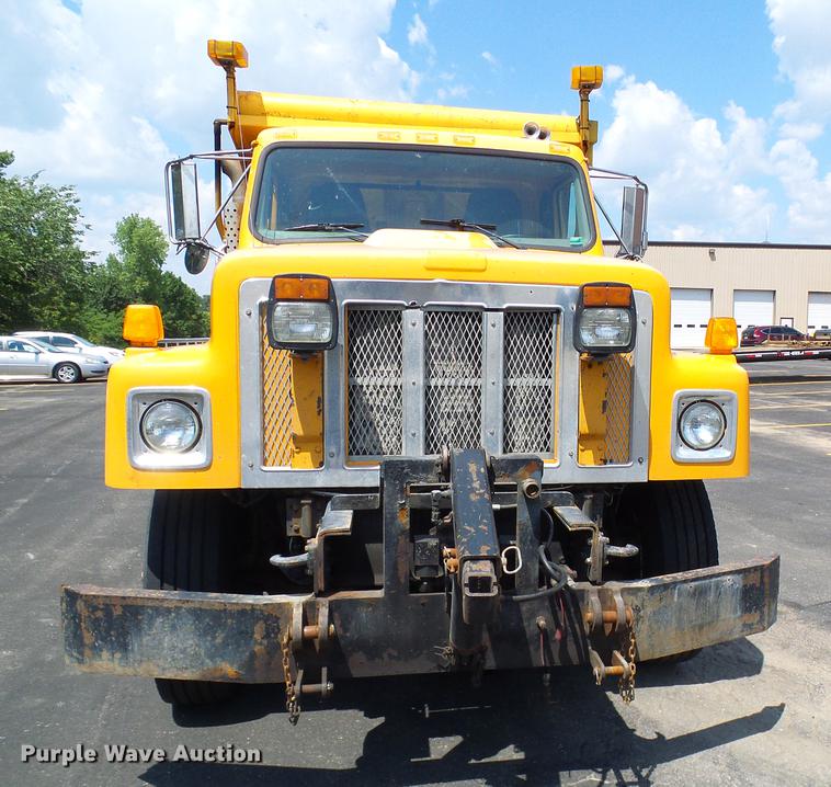 image for item DD8659 2002 International 2554 dump truck